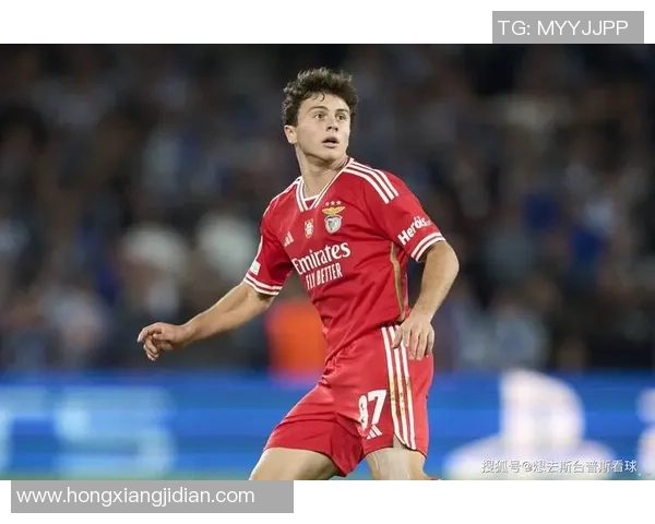 中超精彩对决本菲卡与巴萨战成平局引发全场热烈反响